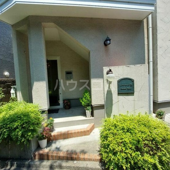 13/15 エントランス