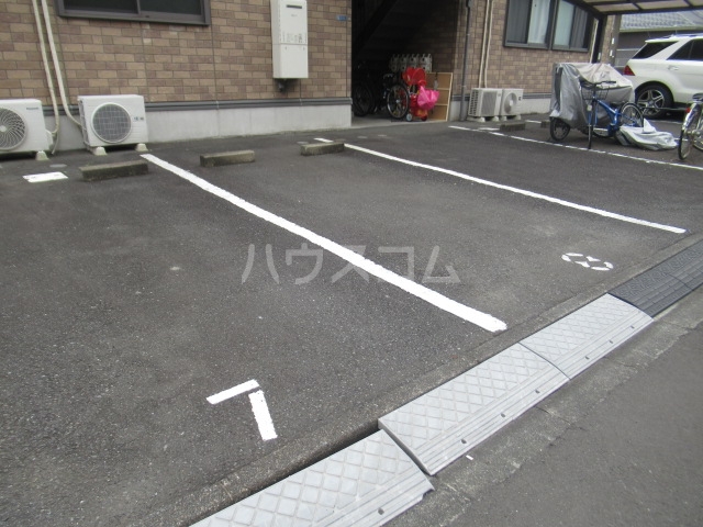 17/25 駐車場