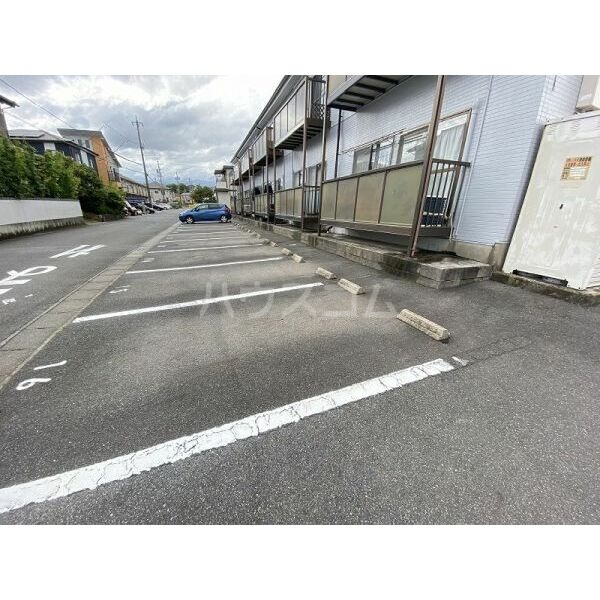 22/30 駐車場