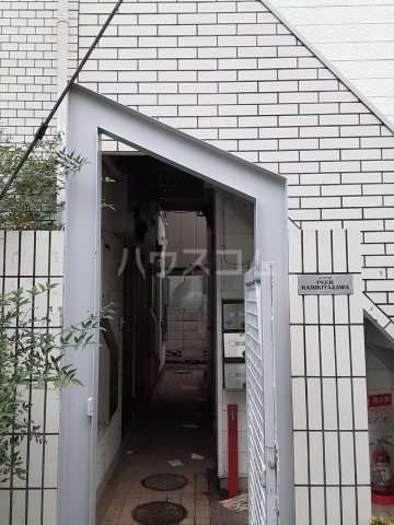 23/30 エントランス