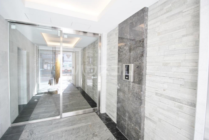 19/28 エントランス