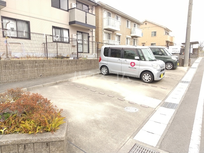 22/30 駐車場