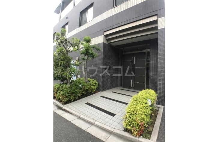 16/21 エントランス