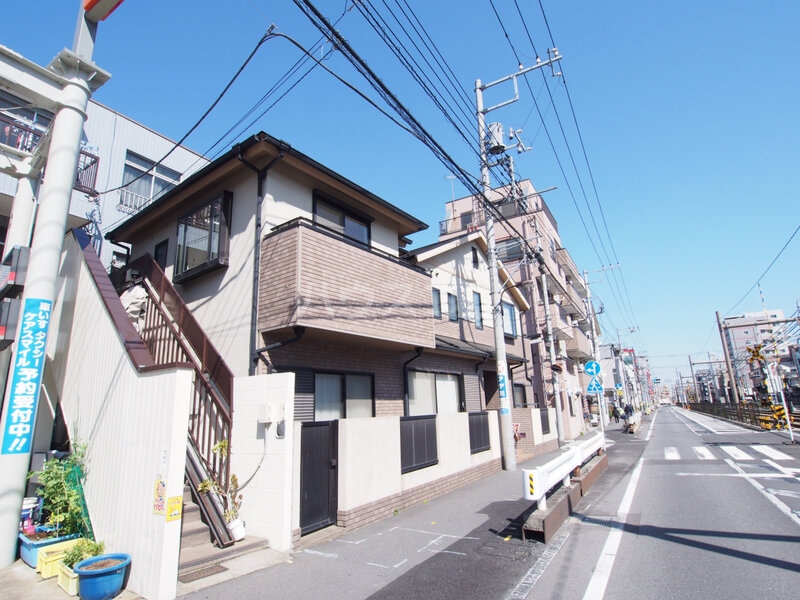 2/2 エントランス