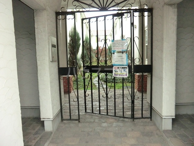 14/22 エントランス