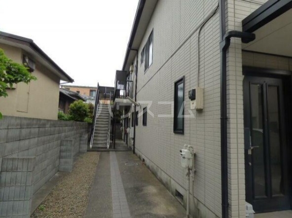 15/17 エントランス