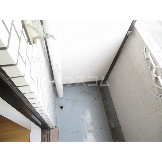 13/22 バルコニー