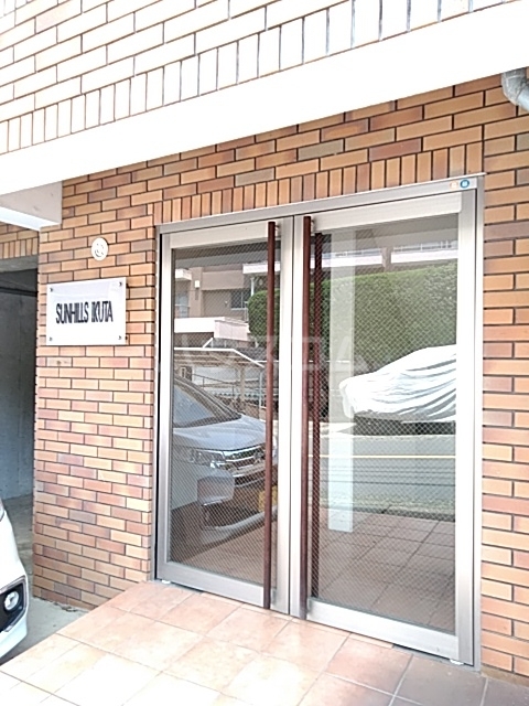 26/30 エントランス