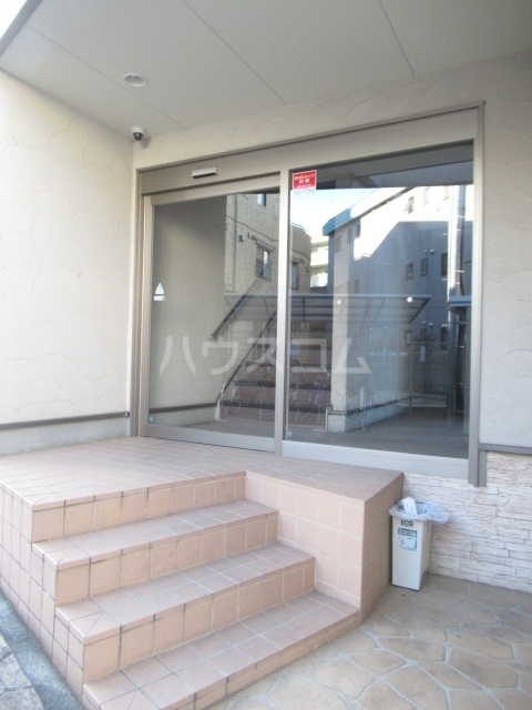 21/30 エントランス