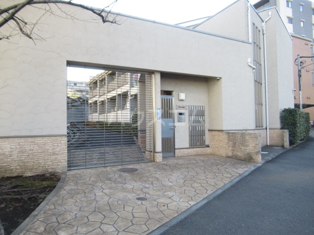 22/30 エントランス