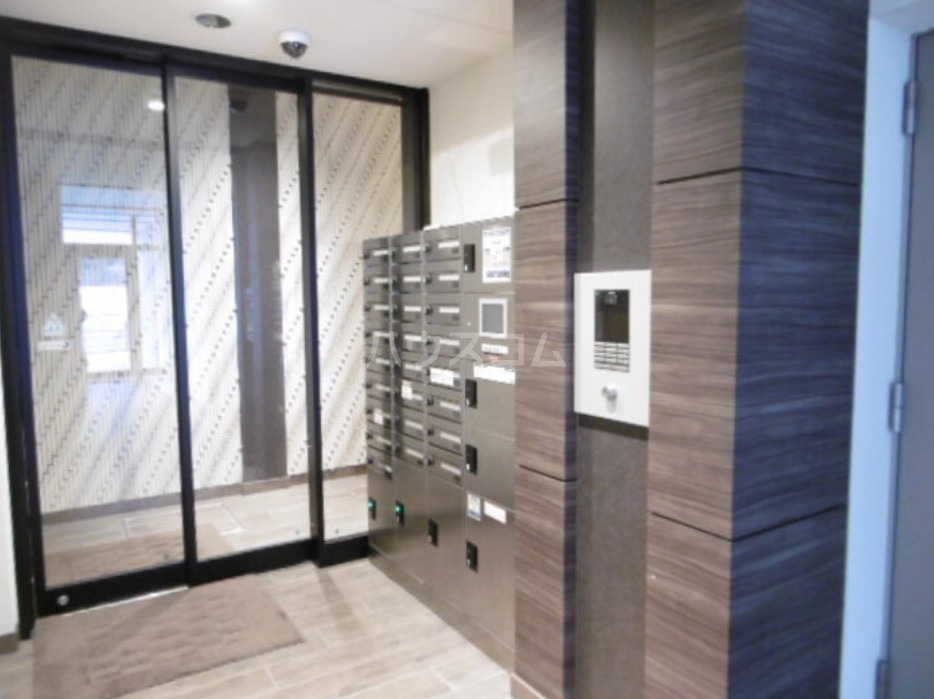 14/15 エントランス