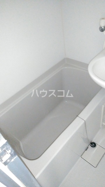 13/27 浴室