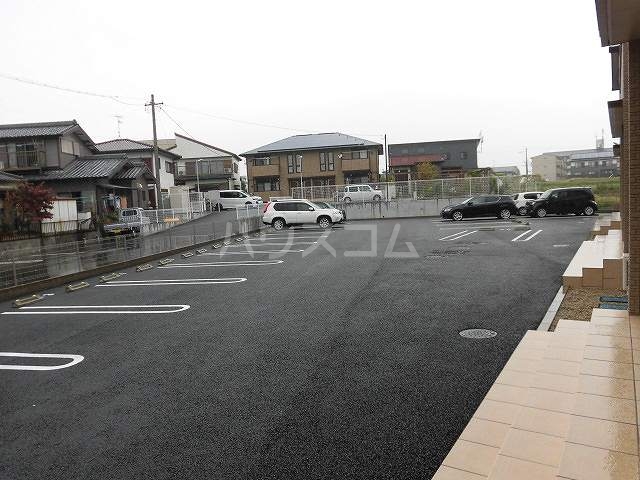 16/25 駐車場