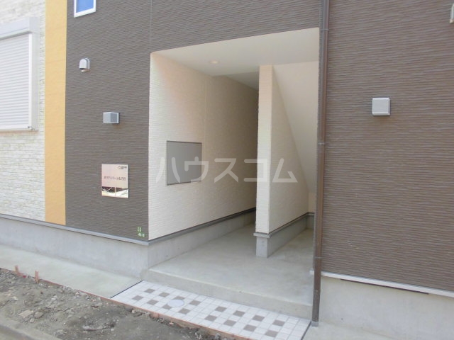 20/21 エントランス
