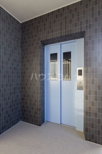 18/26 エントランス