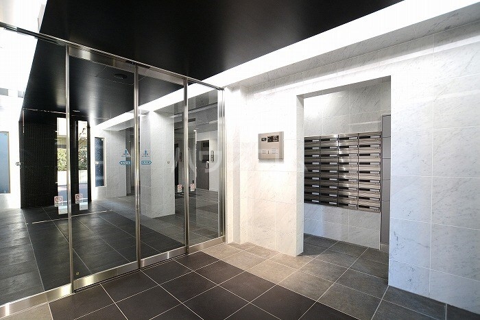 15/16 エントランス