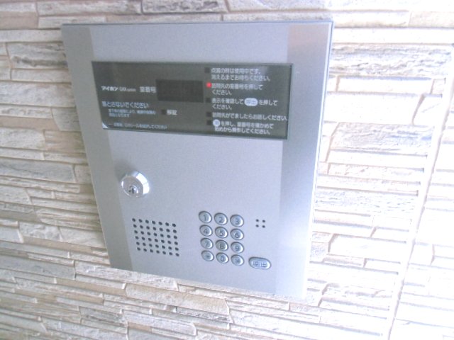 21/25 エントランス