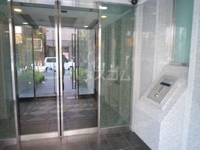 16/20 エントランス