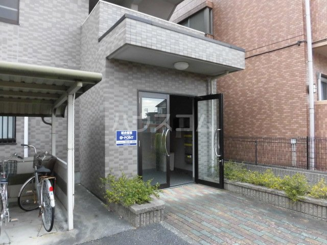 21/29 エントランス
