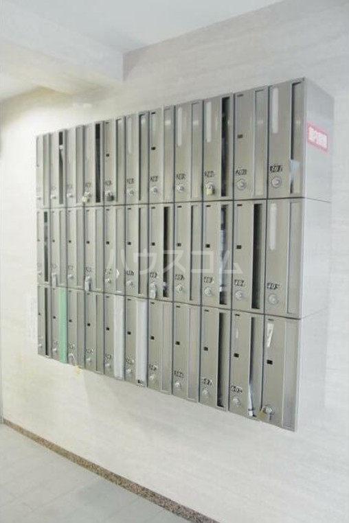 27/30 エントランス