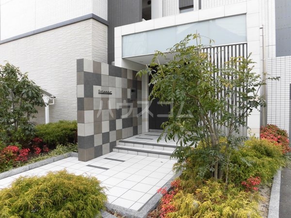 21/29 エントランス