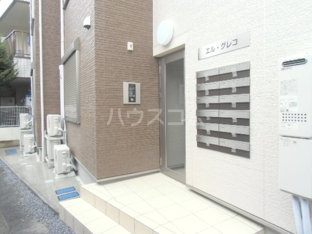 2/4 エントランス