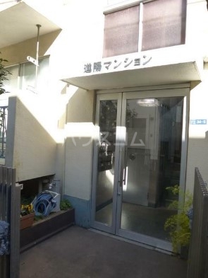 13/18 エントランス