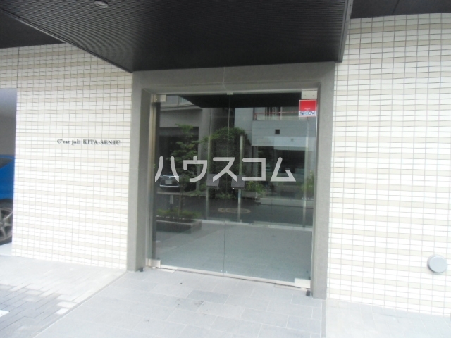 13/19 エントランス