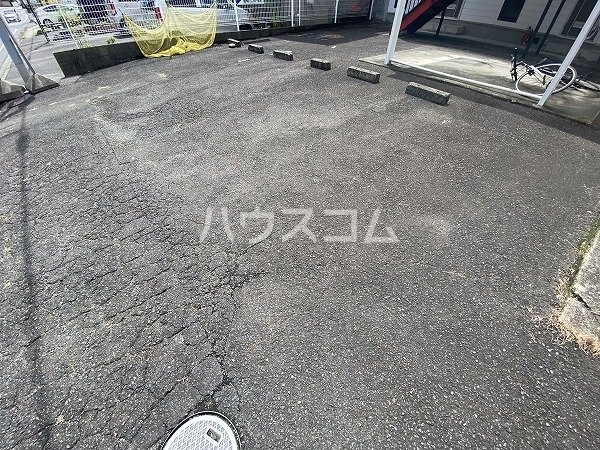 13/23 駐車場