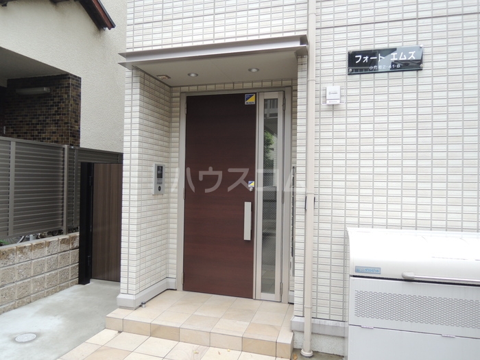 16/21 エントランス