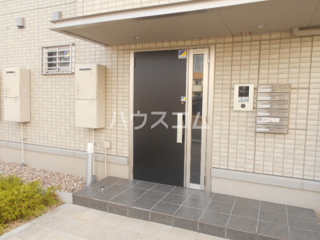 16/25 エントランス