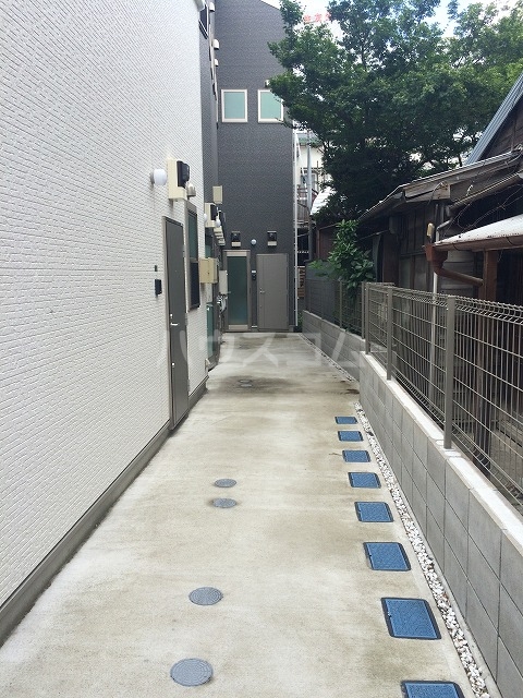 22/30 エントランス