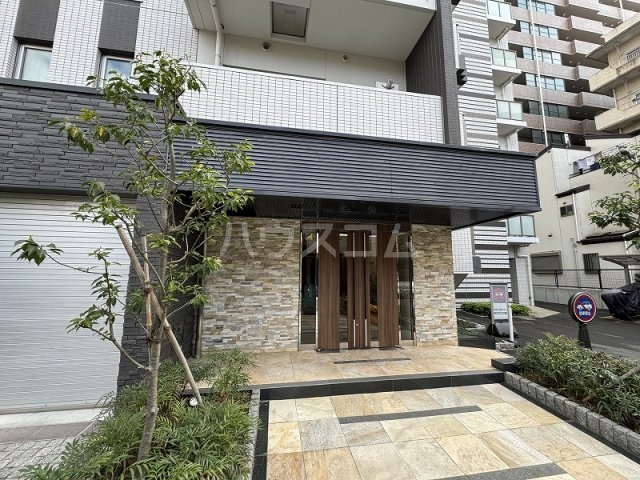 19/30 エントランス