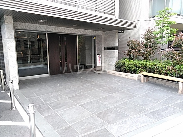 22/25 エントランス