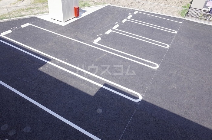 23/30 駐車場