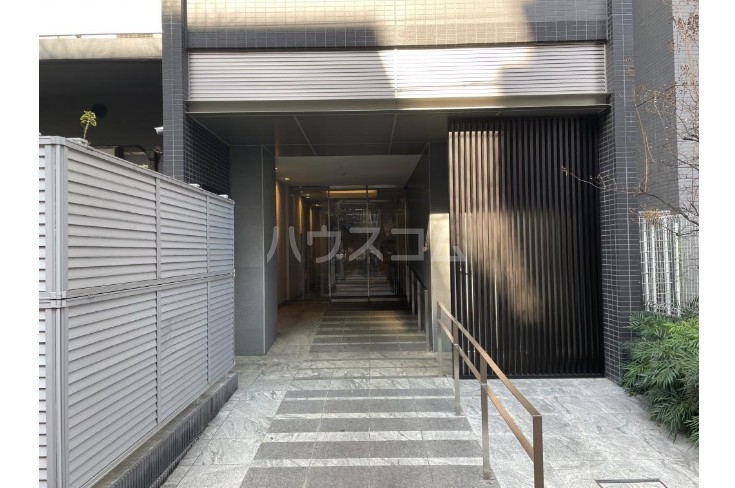 17/19 エントランス