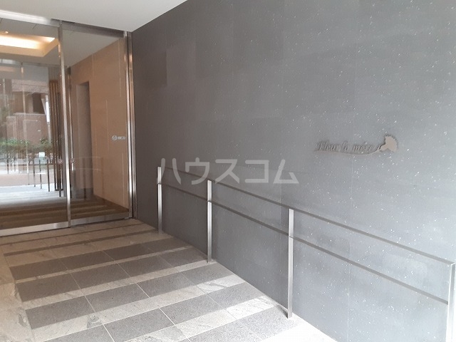 24/26 エントランス