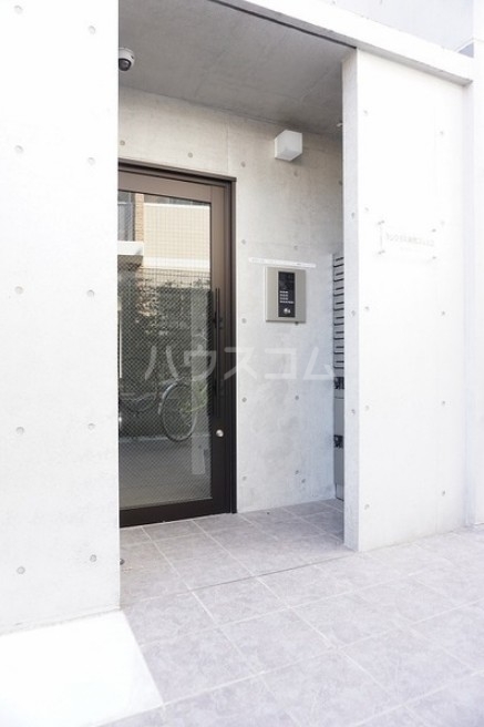 22/28 エントランス