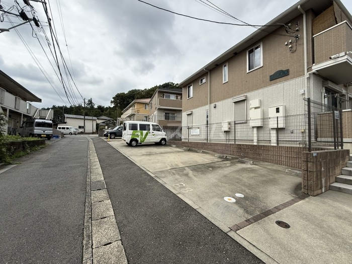 27/28 駐車場