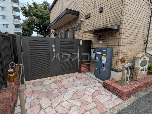 21/29 エントランス