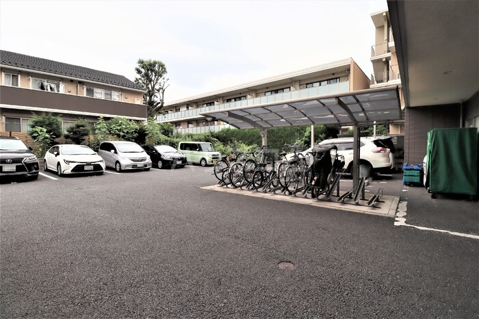19/28 駐車場