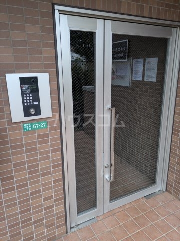 24/30 エントランス