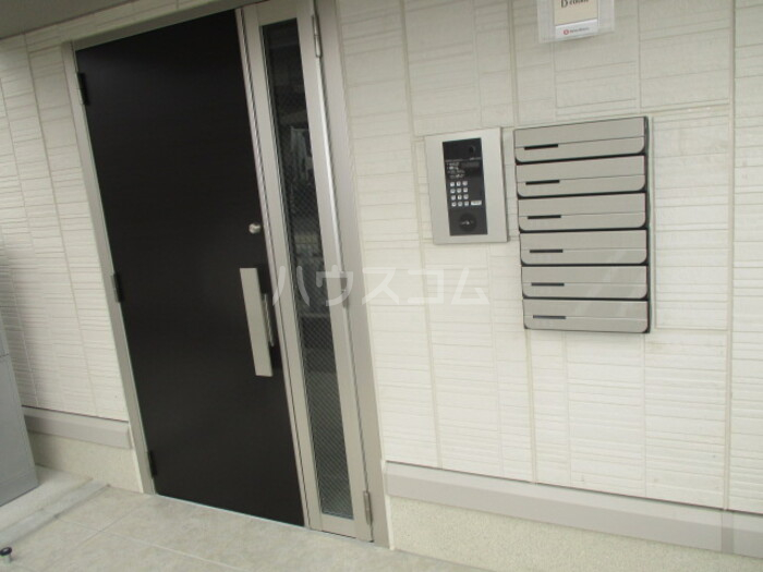 14/25 エントランス