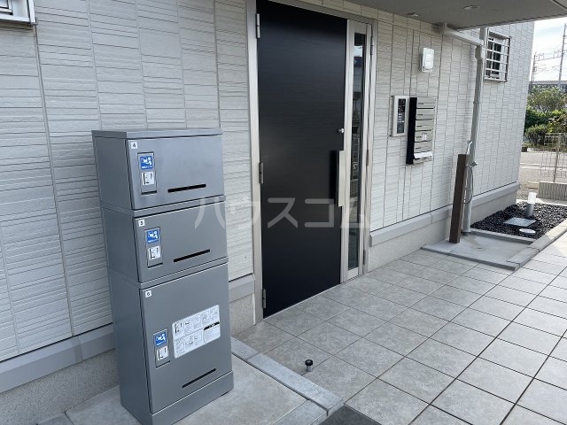 25/30 エントランス