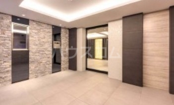 15/23 エントランス