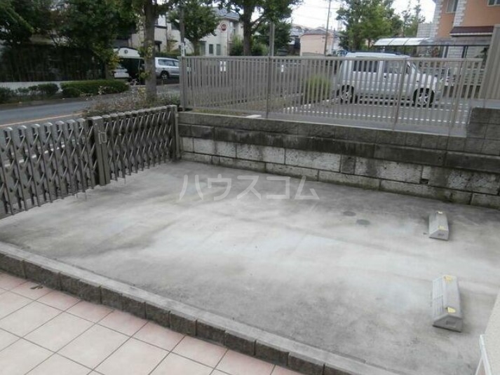 28/30 駐車場