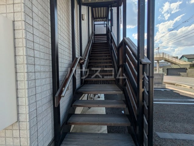 17/28 エントランス