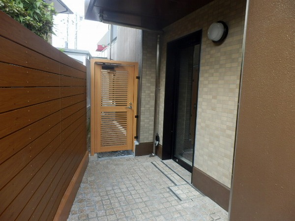 19/28 エントランス