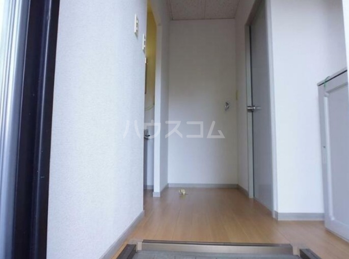 13/25 玄関
