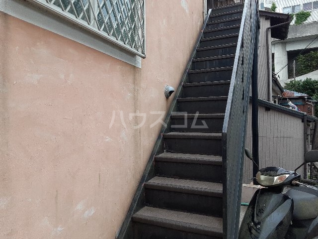 22/28 エントランス